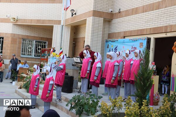جشن شکوفه‌ها در بجنورد با نواخته‌شدن زنگ مهر و آغاز سال تحصیلی کلاس اولی‌ها