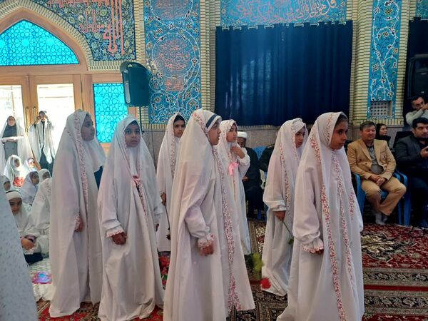 جشن تکلیف و آغاز بندگی و عبودیت، دختران زرقانی 