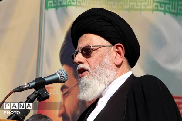 بیعت مردم دارالعباده شهر یزد با رهبر جدید انقلاب اسلامی ایران
