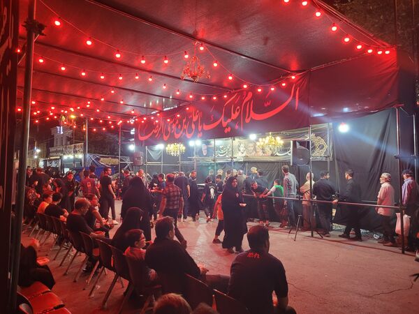 خدمت‌رسانی به زائران دهه آخر ماه صفر در ایستگاه‌های صلواتی موکب‌های مشهد