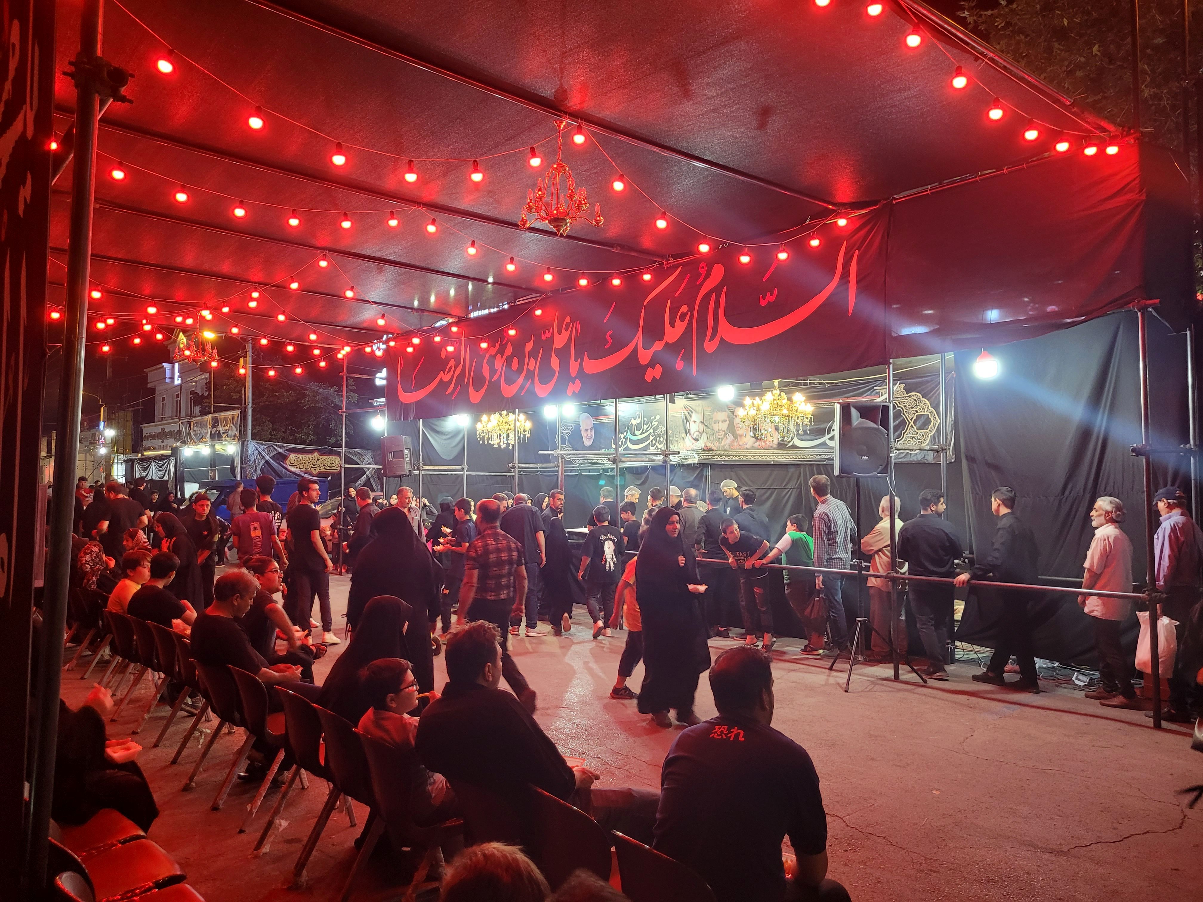 خدمت‌رسانی به زائران دهه آخر ماه صفر در ایستگاه‌های صلواتی موکب‌های مشهد