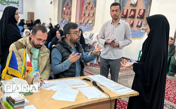  رقابت گروه‌های مدرسه‌ای برای صعود به مرحله استانی