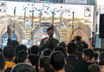 حضور گسترده دانش‌آموزان ورامینی در یادواره شهدا و دسته‌روی هفته بسیج