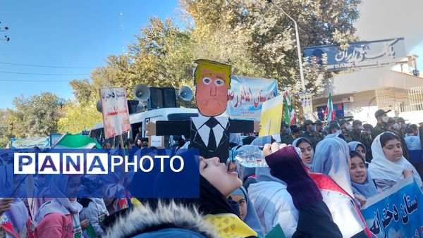 راهپیمایی 13 آبان با حضور حداکثری دانش آموزان در شهرستان نیشابور 