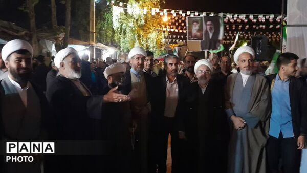 الشتر یک‌ صدا در حمایت از ولایت؛ حضور مسئولان و مردم در راهپیمایی شبانه