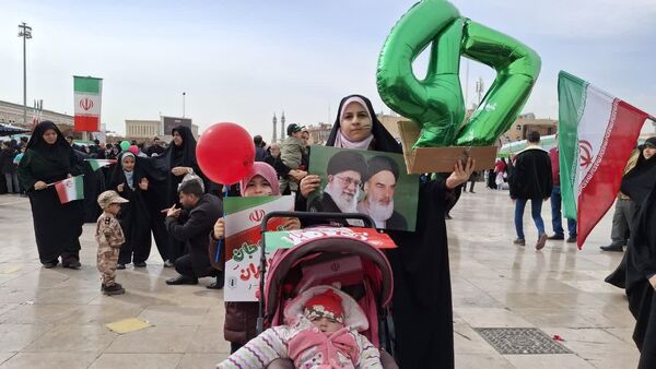 شکوه حضور نوجوانان در راهپیمایی 22 بهمن مردم قم
