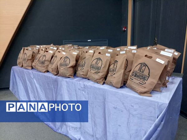 پایان شیرین دوره‌های آموزشی «غنچه‌های نور» با حضور چهره محبوب کودک و نوجوان در کاشان