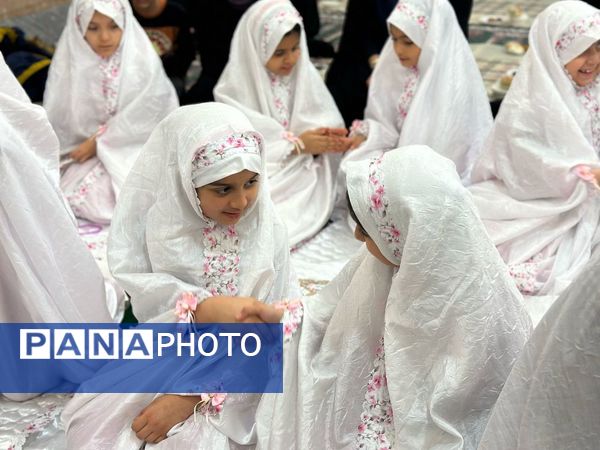 محفل انس با قرآن در دبستان دخترانه امید انقلاب بوشهر 