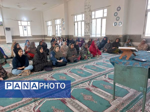 گفت‌وگوی کارشناس آسیب‌شناسی با والدین هنرستان زهرای مرضیه بندرعباس 