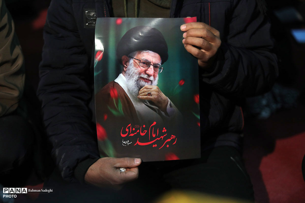 دعوت وزارت دفاع از ملت ایران برای حضور در مراسم چهلم شهادت قائد امت