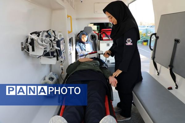 برگزاری مانور سراسری زلزله و ایمنی در مدرسه شهید دهقان 