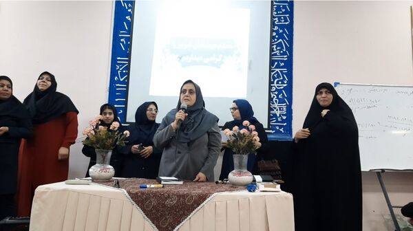  جلسه انجمن اولیا و مربیان در دبیرستان فرهنگیان ناحیه ۷مشهد 