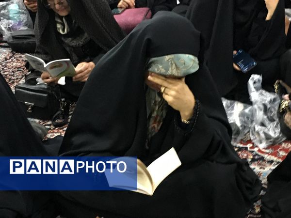 برپایی مراسم دعای عرفه در گلستان شهدای اصفهان