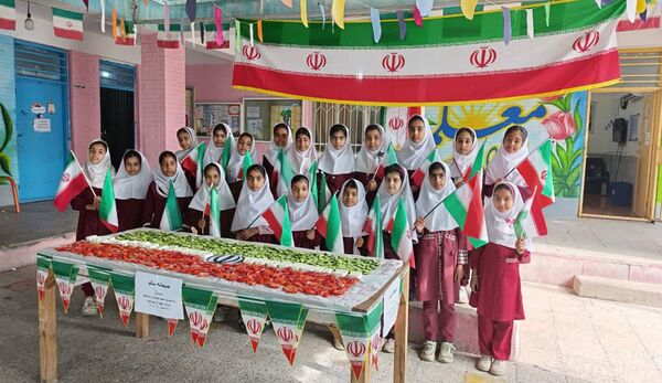 مراسم «صبحانه سالم»  در دبستان دخترانه شهید ابراهیم تنیده بندرعباس