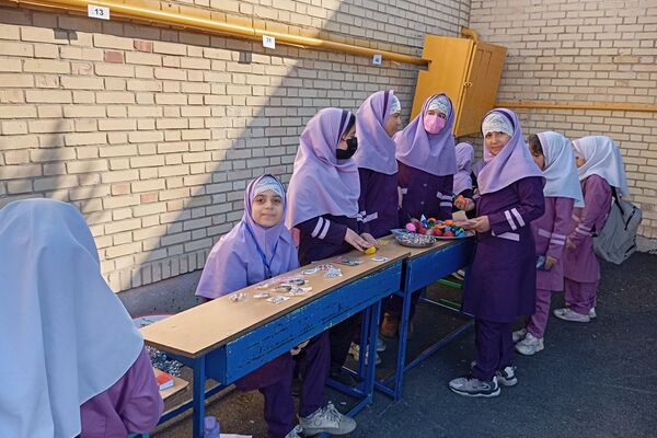 بازارچه دانش‌آموزی در دبستان شاهد شهید محمدرضا کشاورز 