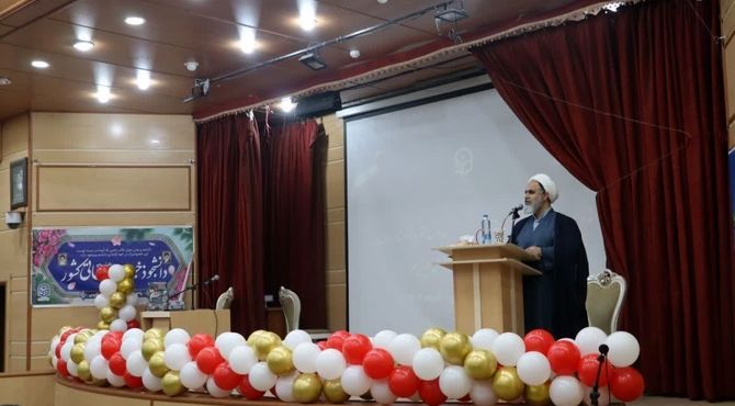 دانشجو باید تحلیلگر، بیدار و چشم باز جامعه باشد