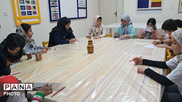 "یک قاب لبخند" به مناسبت روز خانواده