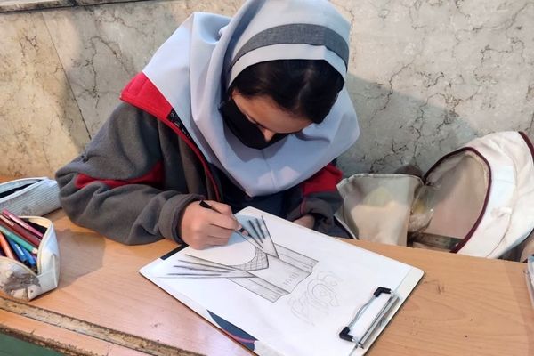 دهه فجر و طلوع هنر در دبستان مینوی خرد