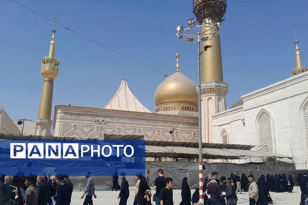 حضور همکاران فرهنگی آموزش و پرورش ملارد به حرم مطهر امام خمینی(ره) در سالروز ارتحال بنیانگذار جمهوری اسلامی