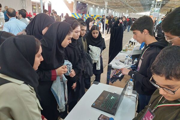 بازدید علمی دانش‌آموزان کهریزک از پارک علم و فناوری پردیس