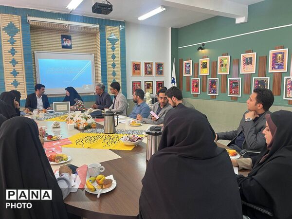جلسه  هم اندیشی کارشناس مسولان فرهنگی وهنری استان خراسان رضوی