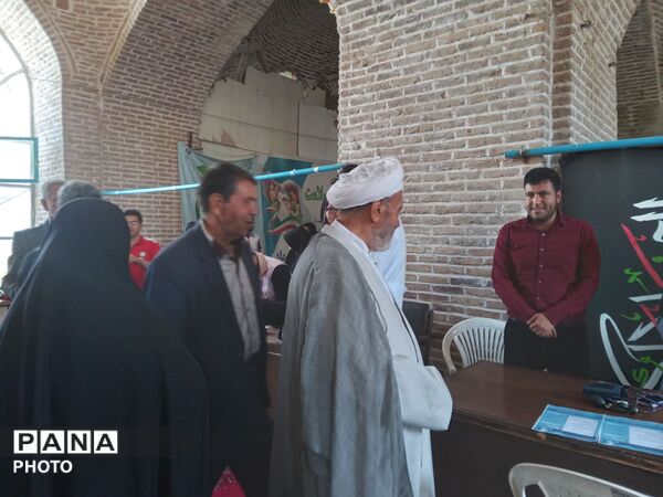 برپایی میز خدمت در هفته آخر اردیبهشت ماه 
