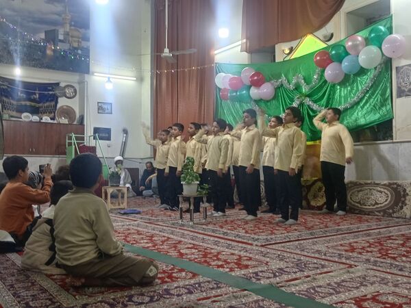 حضور پرشور گروه سرود دبستان شهید پسندیده در جشن ها و مراسمات ولادت امام علی (ع)