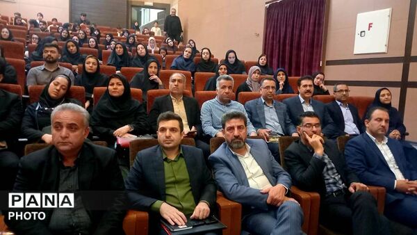 درخشش مقام آوران کشوری و استانی در سالن همایش بانک ملی بجنورد