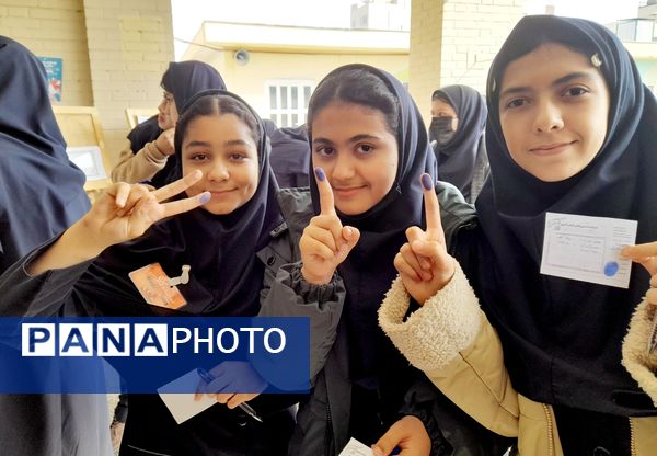 انتخابات شورای دانش‌آموزی در دبیرستان علی افشارنژاد ناحیه ۶ مشهد