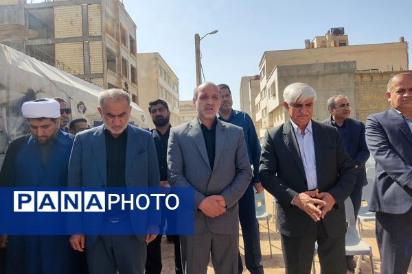 آیین کلنگ زنی مدرسه دوازده کلاسه در شهرک سبحان