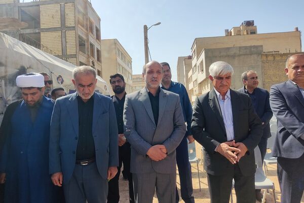آیین کلنگ زنی مدرسه دوازده کلاسه در شهرک سبحان