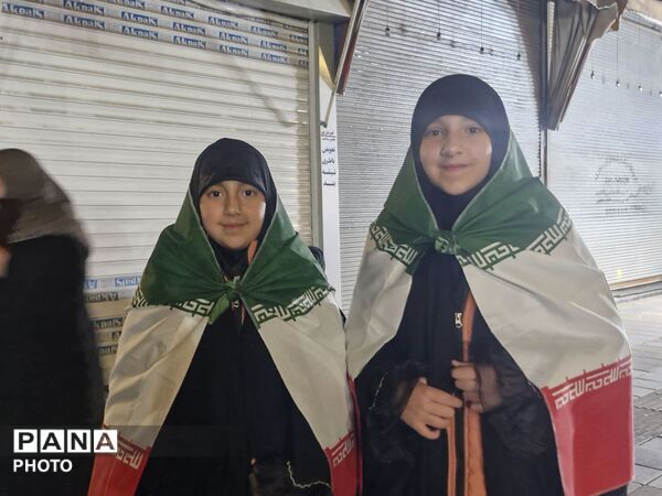 حضور پرشور دانش‌آموزان، نوجوانان وکودکان اردبیلی در تجمع حمایتی از جبهه مقاومت ورزمندگان پرتوان اسلام