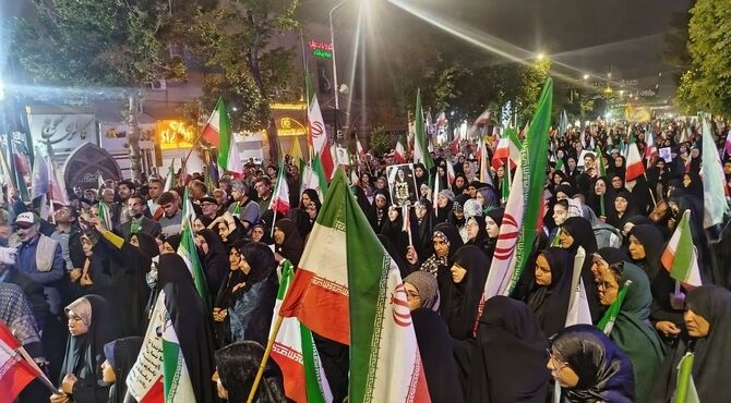 مردم در کنار هم، شب های همیشگی را رقم می زنند