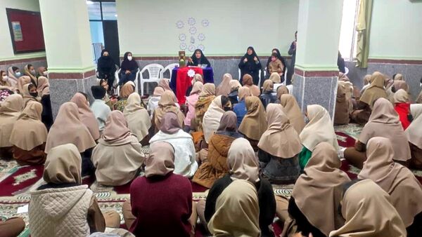 گرامیداشت روز مادر در دبیرستان حضرت آسیه (س)  