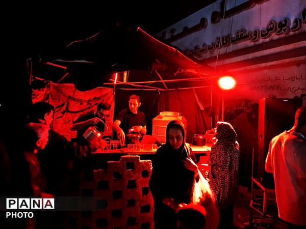 شب‌های نورانی سوگ و همدلی مردمان؛ در گلزار شهدای عباس آباد شهریار