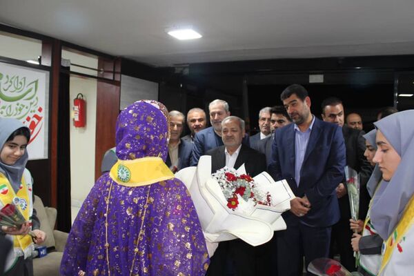 دیدار صمیمی وزیر آموزش‌وپرورش با فرهنگیان استان خوزستان