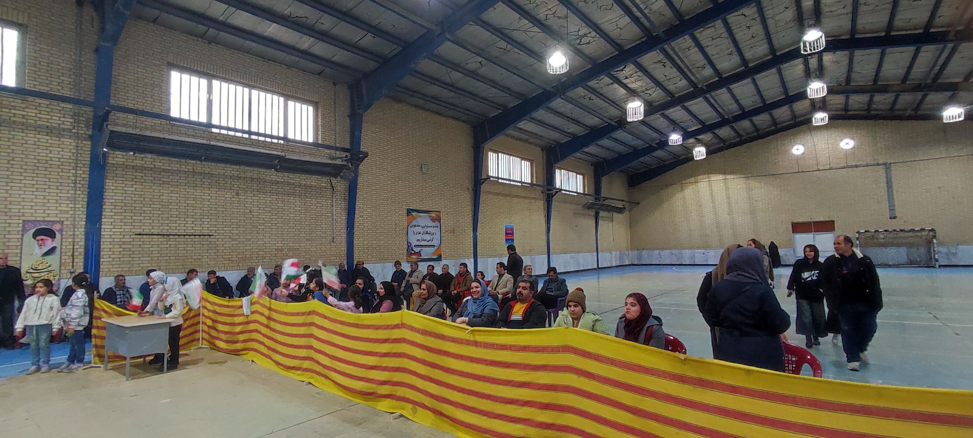 مسابقات دارت و طناب کشی به‌مناسبت روز پدر در سالن ایثار شهرستان شیروان