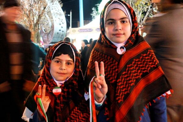 جشن روز دختر و نمایش اقتدار ملی در دهه کرامت