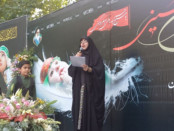  مراسم شیرخوارگان حسینی در باغ فردوس استان اصفهان