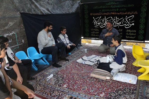 دانش‌آموزان پیشتاز رباط کریم، خادمان کوچک اربعین حسینی