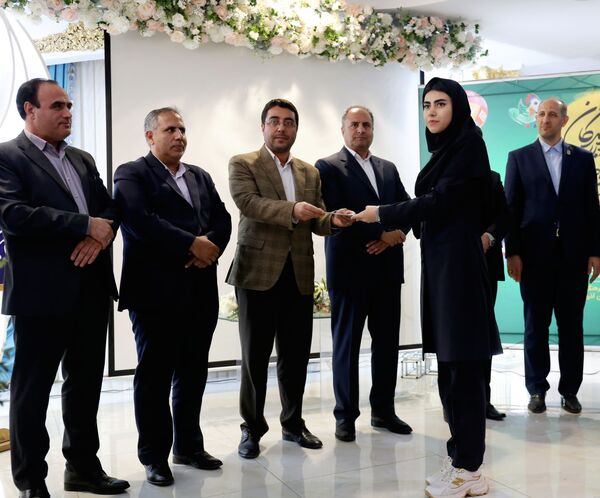 آیین تجلیل از برگزیدگان جشنواره‌های فرهنگی و هنری شمال‌غرب کشور در تبریز