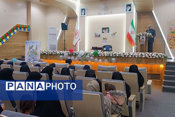 پایگاه شهید انصاری میزبان دانش‌آموزان دبستان مهدیزاده در جشن دهه فجر 