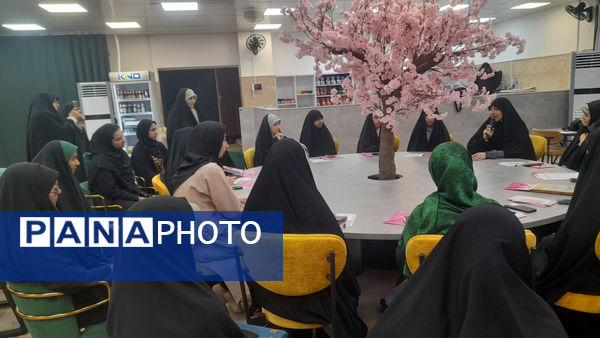 حضور مشاور معاون رئیس جمهور در مرکز «حس خوب» قم