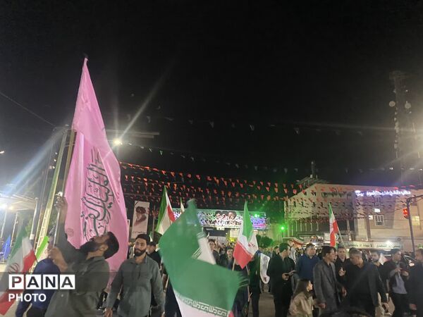 حضور پرشور دانش‌آموزان آموزشگاه نوریه جیرفت در تجمعات شبانه 