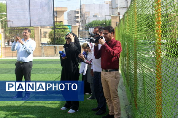 افتتاح زمین چمن مصنوعی و خانه ورزش در بوشهر