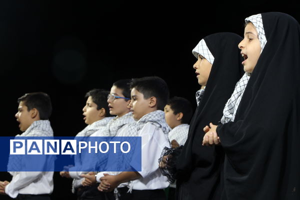 کاروان اقتدار در یزد؛ جلوه‌ای از دستاوردهای دفاعی، فرهنگی و مردمی انقلاب