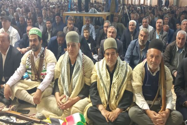 اقامه آخرین نماز جمعه ماه مبارک رمضان با حضور چشمگیر مردم یاسوج