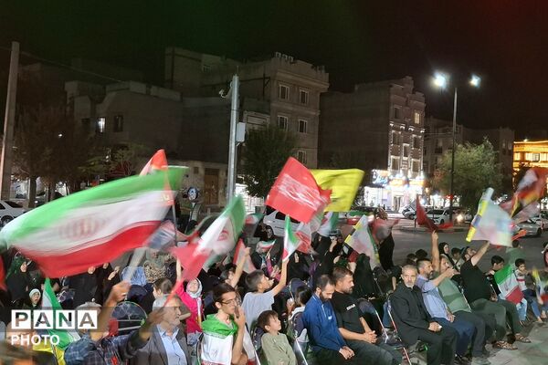 قاب تجمعات شبانه این بار در محله جاده نظامی 