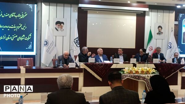 هم‌اندیشی رؤسای ادارات فرش کشور در مشهد برای تقویت صنعت فرش ایران