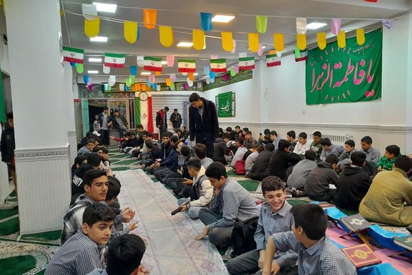 محفل انس با قرآن کریم در دبیرستان تهرانی باقرشهر